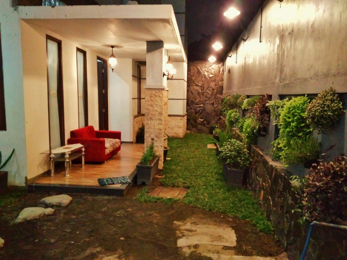 Omah Etan Batu Hostel Batu  Εξωτερικό φωτογραφία